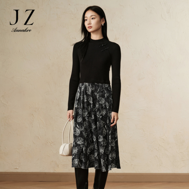 11696097.玖姿安娜蔻新中式曲珠纱假两件中袖针织连衣裙女2024秋季新款