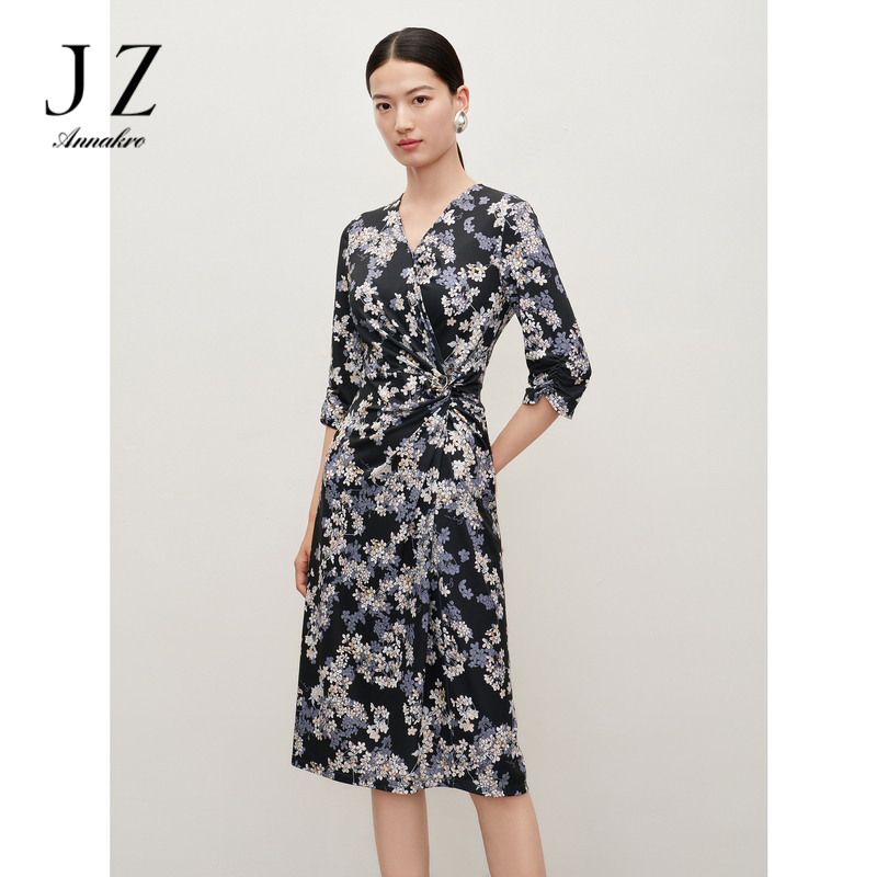 11694874.玖姿安娜蔻轻熟风V领针织印花收腰法式连衣裙女2024秋季新款