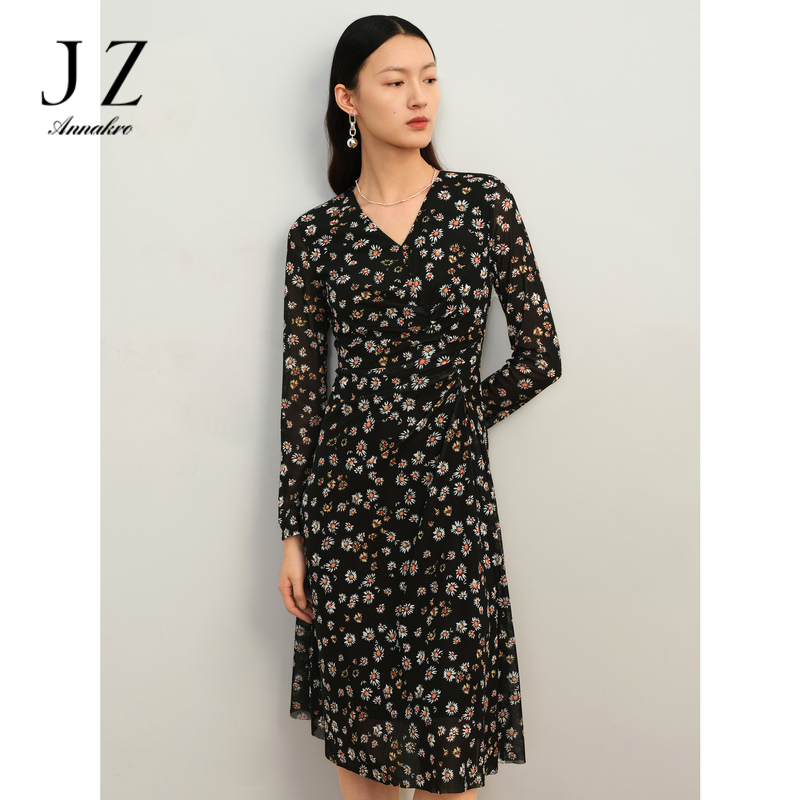 11698742.玖姿安娜蔻雅致休闲V领修身碎花雪纺连衣裙女2023秋季新款