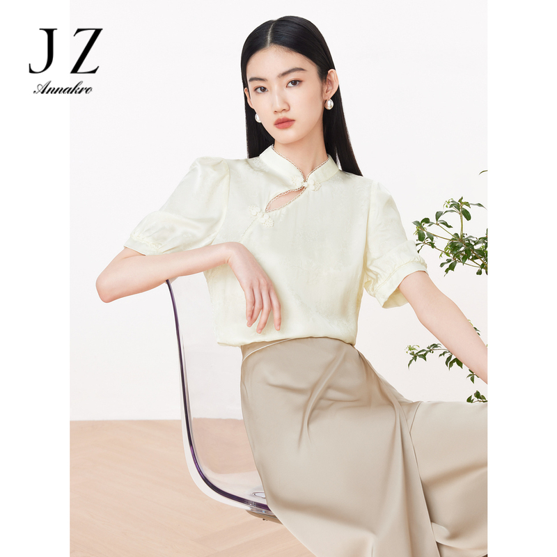 11708081.JZ玖姿洋气新中式国风立领盘扣直筒缎面套头衫女装2023夏季新款