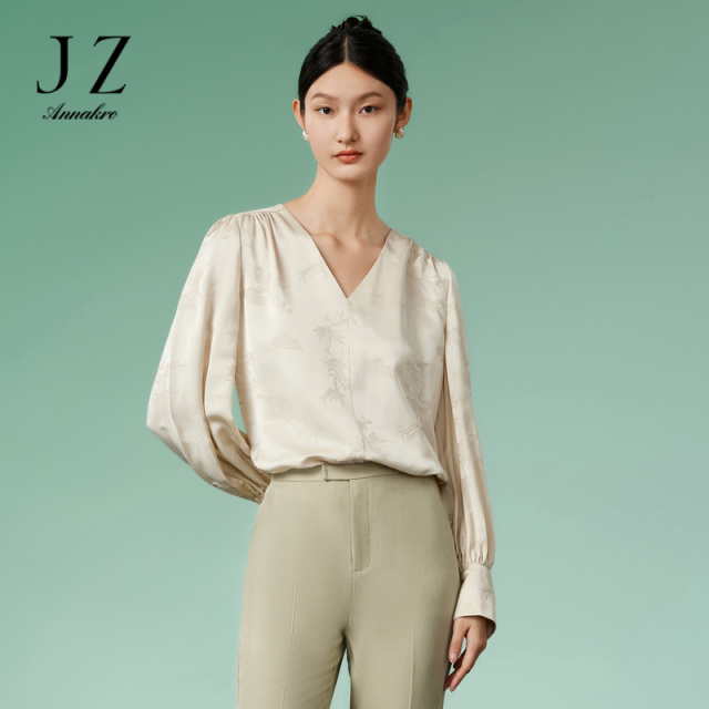 11708399.JZ玖姿国风V领衬衫女装2023春季新款小众设计感提花肌理小衫