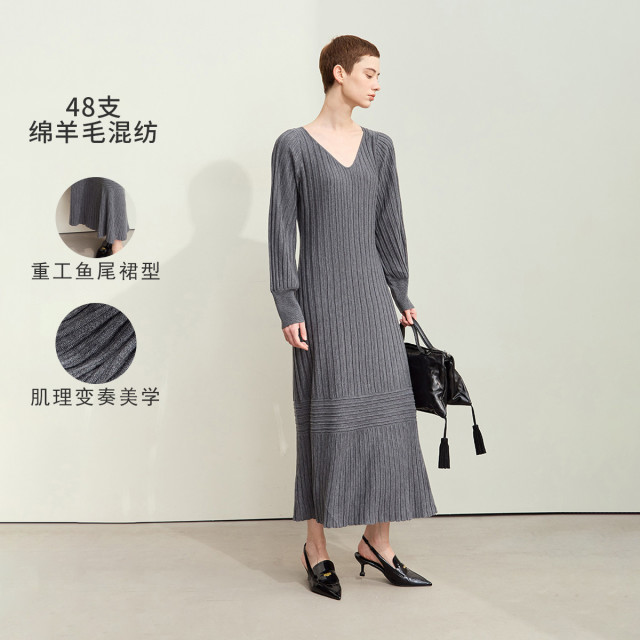 11740471.【气质优雅】春款休闲桃心领V领灯笼袖鱼尾裙连衣裙女针织裙子