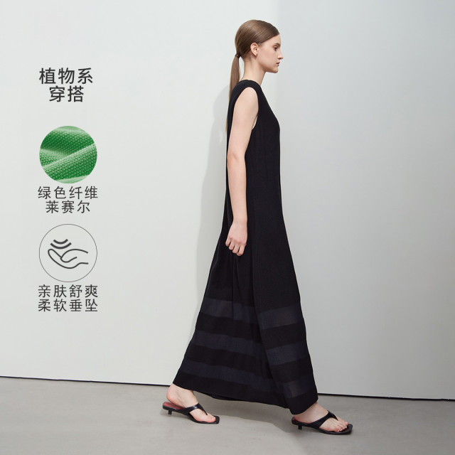 11740592.【简法假日系列】2025春款极简极简长款圆领套头弹力无袖莱赛尔针织连衣裙