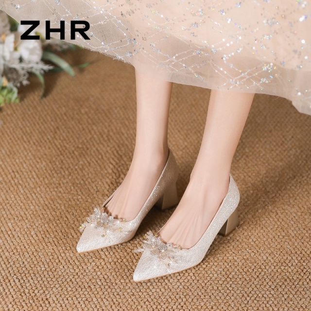 13747441.【ZHR则则】浅口尖头套脚粗跟女鞋[格利特]