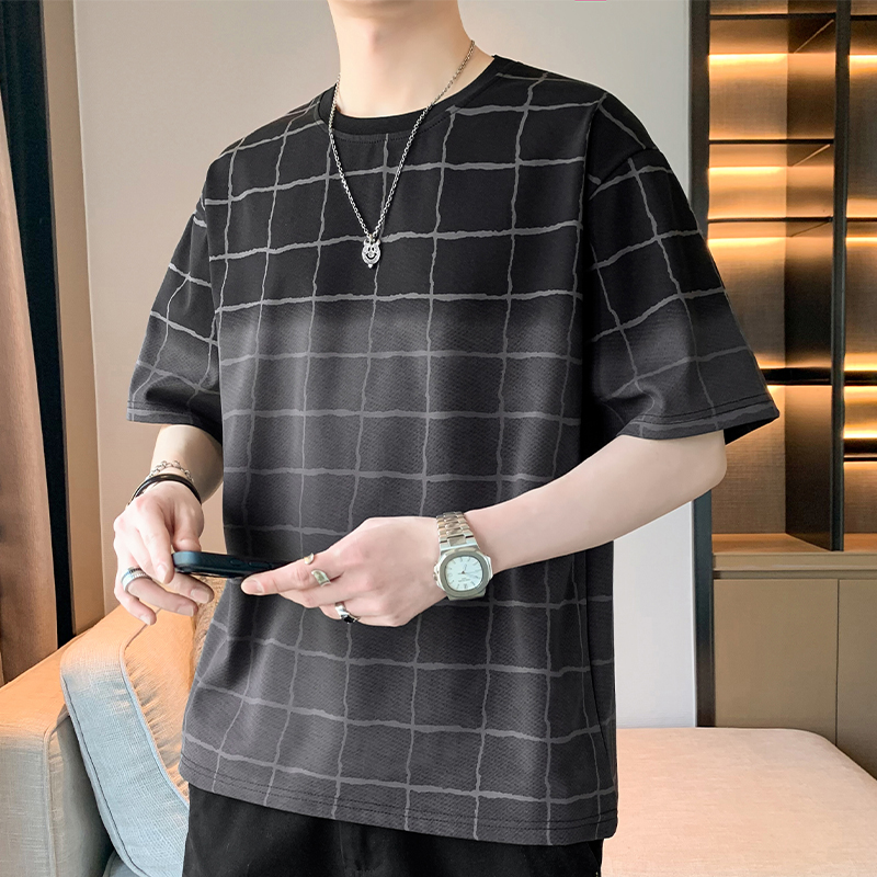 11763381.淘贝鼠夏季新款男式大码潮流格纹圆领拼色百搭短袖T恤【淘贝鼠男装XJ】
