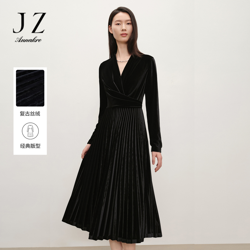 11794898.玖姿安娜蔻艺术感丝绒交叠褶皱修身轻礼服连衣裙女装2024秋季新款