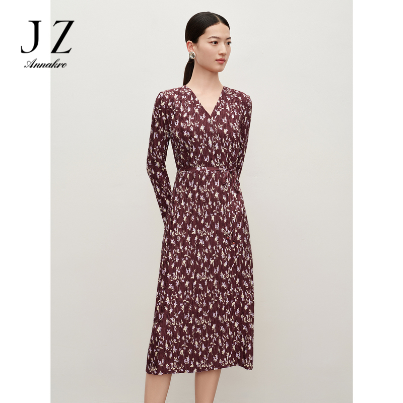 11795876.玖姿安娜蔻浪漫三宅风压褶印花收腰V领连衣裙女2024秋季新款