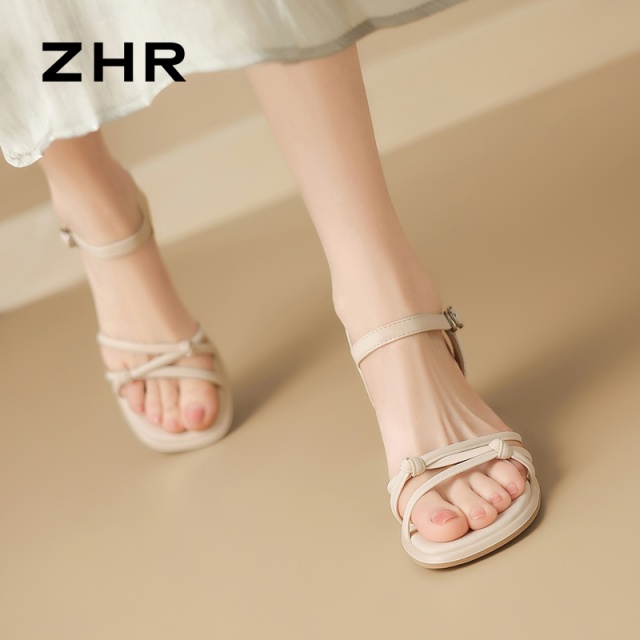 12735553.【ZHR则则】春和景明·凉鞋圆头搭扣粗跟女鞋[PU]