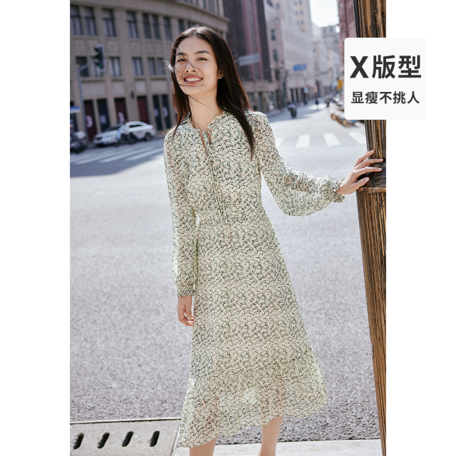 11996349.意大利小帆船 春夏度假风透气长袖气质中长款雪纺碎花连衣裙女