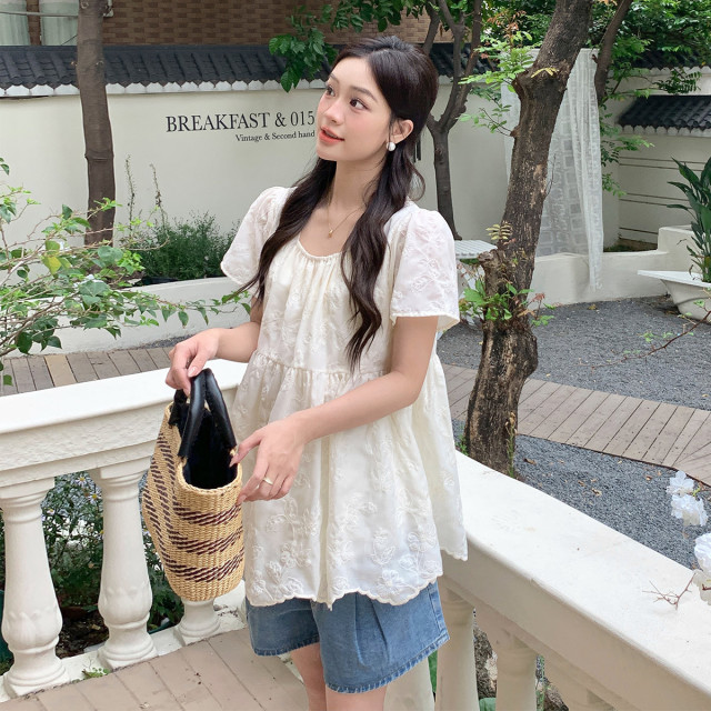 12083184.孕妇装上衣夏季新款方领娃娃衫时尚孕妇装洋气薄款高感级孕妇上衣