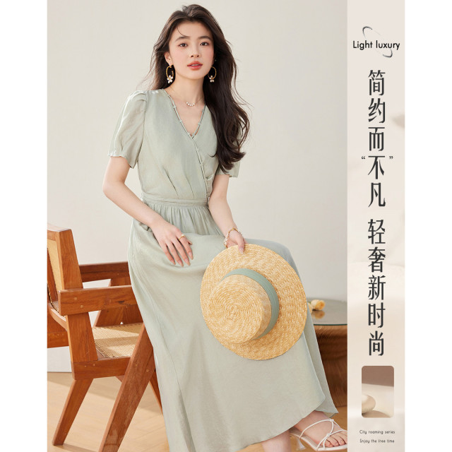 12105784.法式气质连衣裙女时尚V领泡泡袖收腰长裙