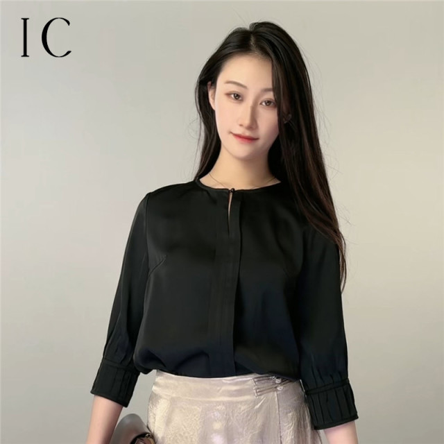 12165603.圆领开叉袖口打褶小衫气质休闲舒适衬衫上衣女士高级感2025新款