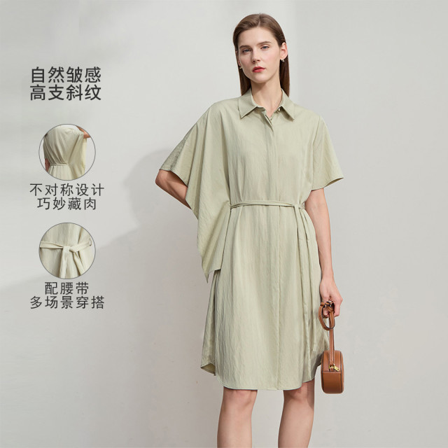 12190745.新款极简翻领褶皱不对称蝙蝠侠配腰带斜中裙宽松连衣裙