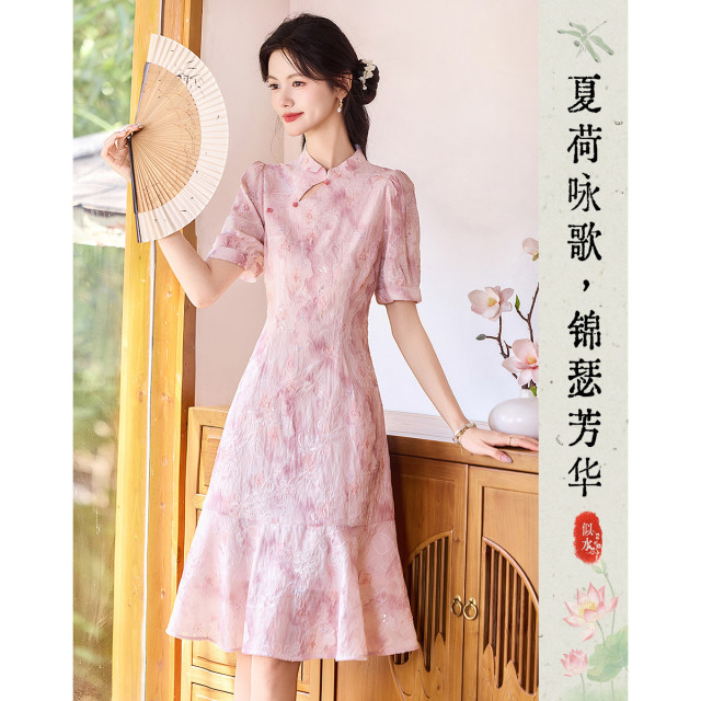 12259431.【2025夏日穿搭】设计感国风绣花荷叶边裙连衣裙女