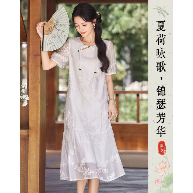 12259270.【2025夏日穿搭】设计感小众时尚绣花盘扣连衣裙女