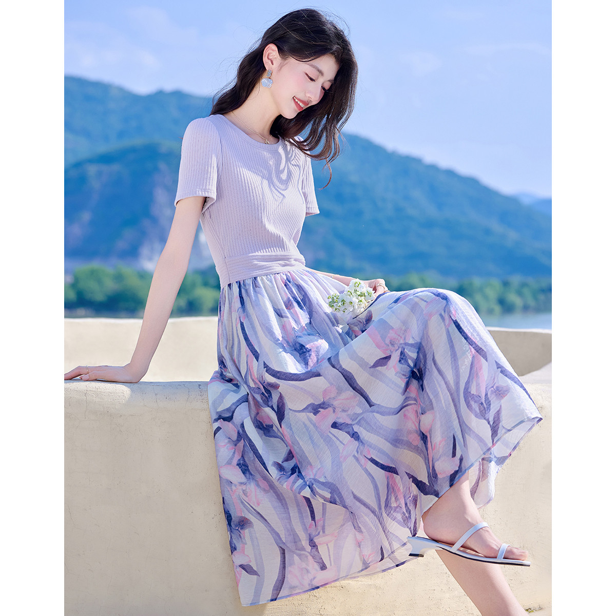 12260509.【2025夏日穿搭】设计感假两件拼接印花连衣裙女