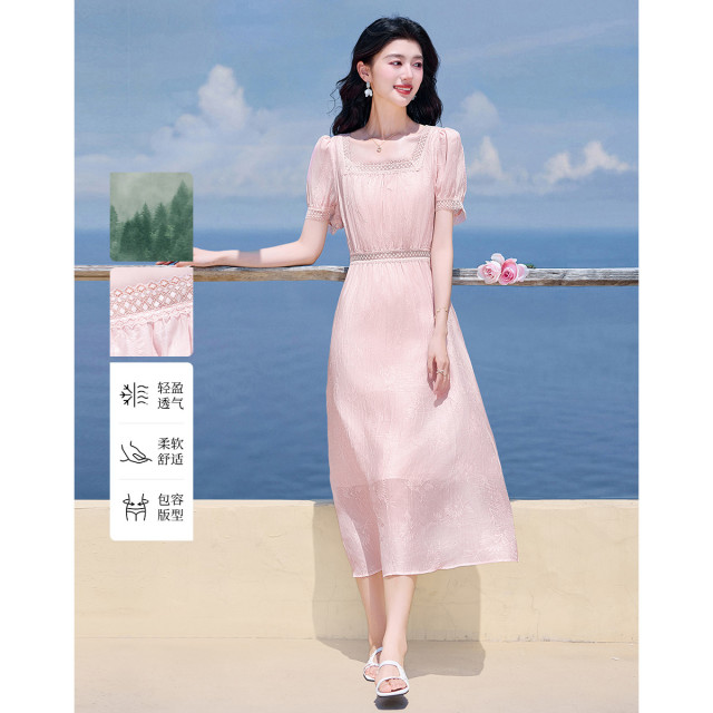 12260192.【2025夏日穿搭】设计感小众时尚气质显瘦蕾丝花边方领连衣裙女