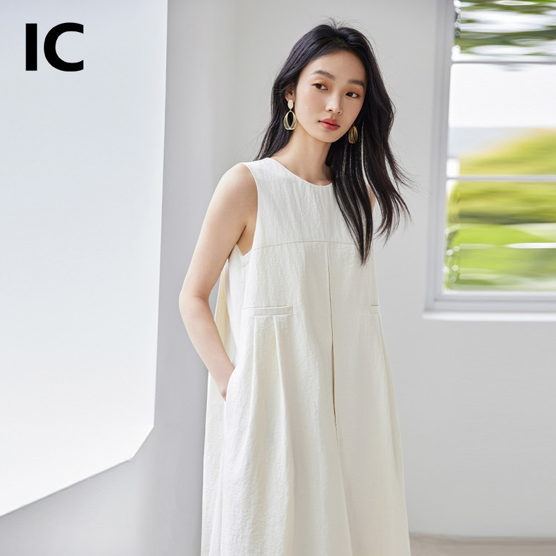 12251775.法式气质绝美白色休闲连衣裙新款夏季裙子女肌理宽松背心长裙