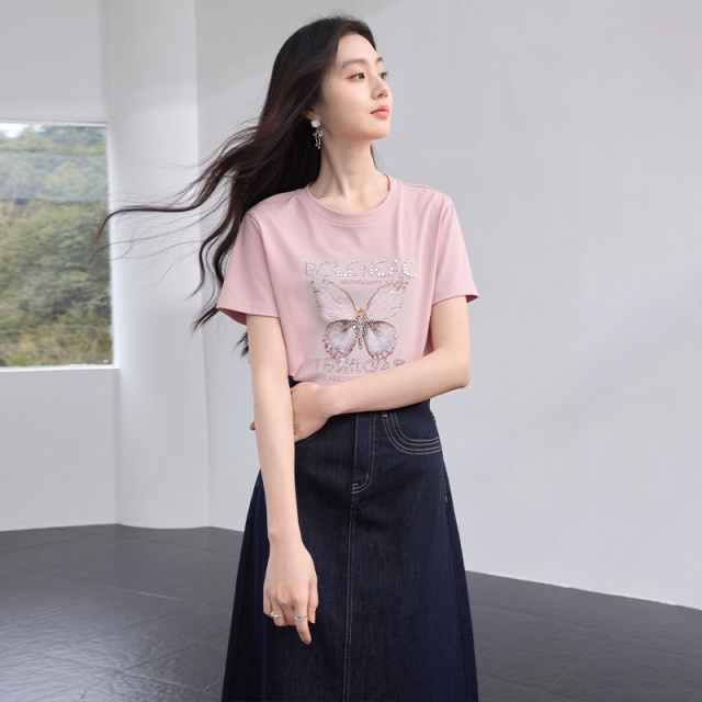 12273219.香影蝴蝶印花粉色t恤女短袖2025夏季新款烫钻超好看棉质正肩上衣