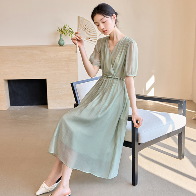 12273178.香影新中式天丝连衣裙女2025夏装新款绿色收腰短袖绝美轻国风裙子