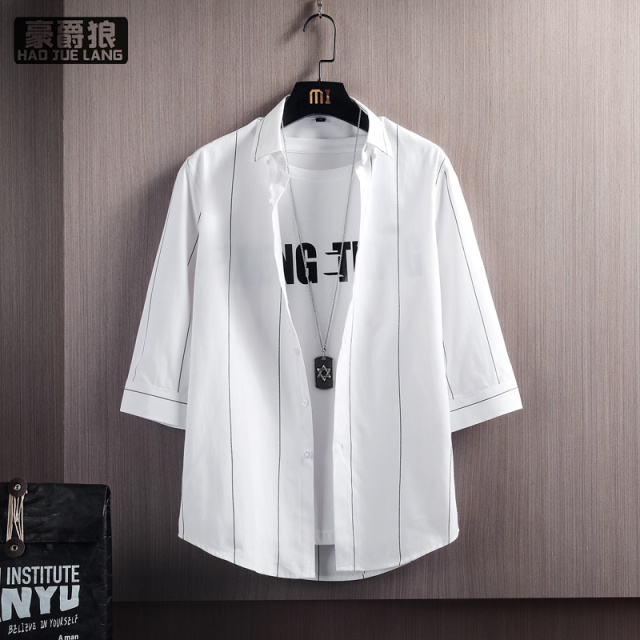 12277932.新款夏季七分中袖衬衫男士翻领潮流条纹寸衣宽松休闲薄款衬衣