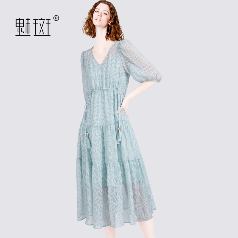 12278268.魅斑设计感V领连衣裙中长款大摆裙子