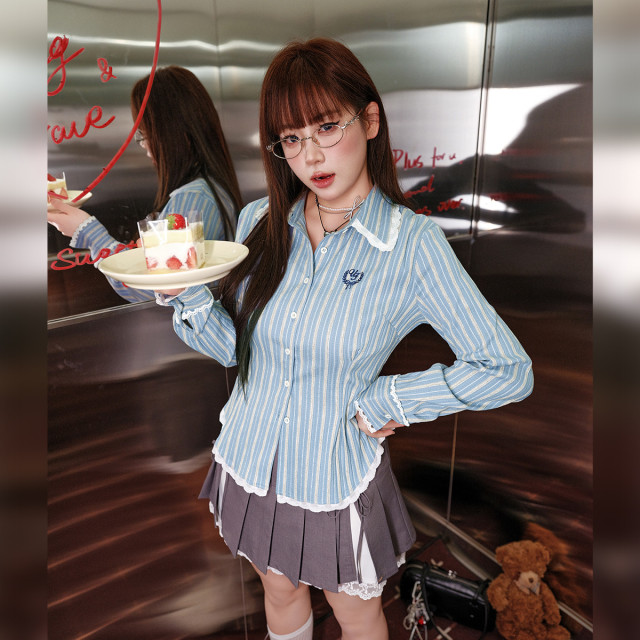 12285460.【plus+大码系列】春款复古学院风蕾丝拼接简约修身条纹衬衫U243D069K2K2-P