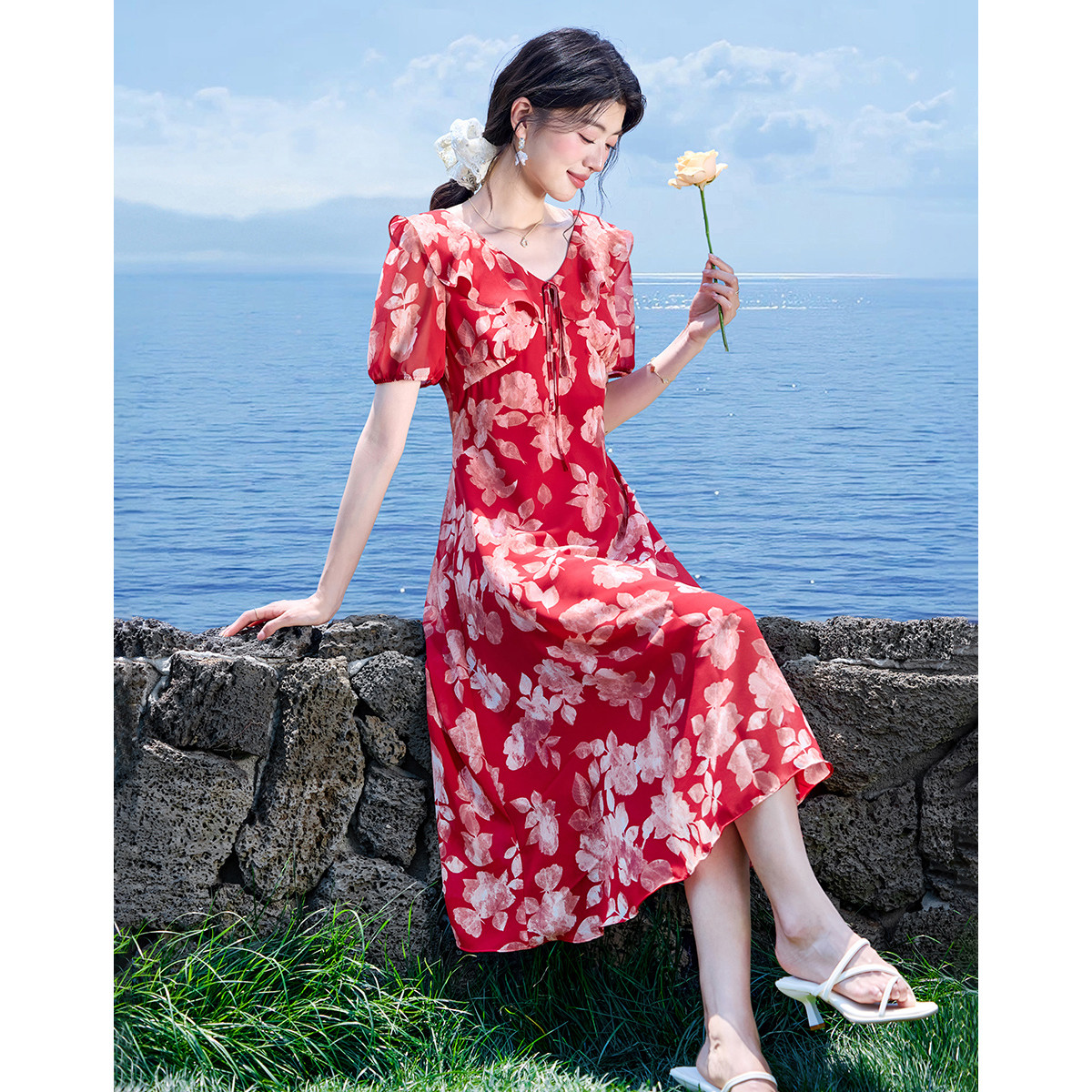 12312492.【2025夏日穿搭】设计感小众度假风印花连衣裙女