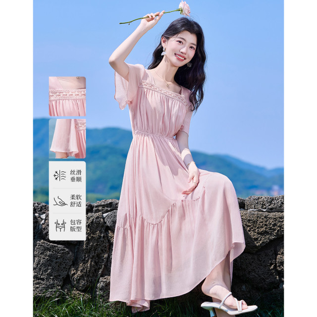 12312406.【2025夏日穿搭】设计感方领显瘦连衣裙女