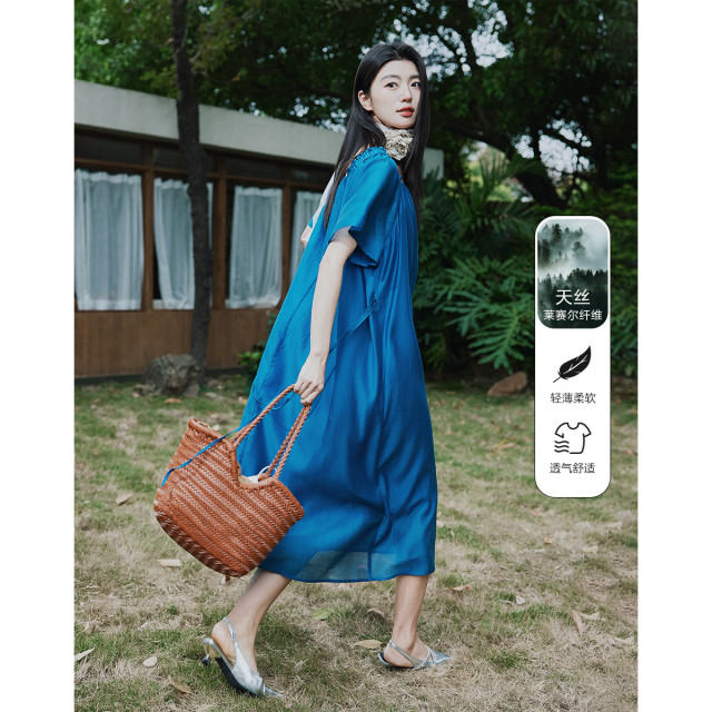 12340544.【复古小玫瑰】夏季轻盈光泽莱赛尔方领荷叶袖腰带A字女式连衣裙