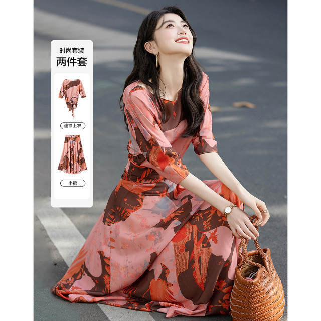 12332858.【轻奢御姐】夏季度假风复合丝花瑶印花连袖系带收腰女式连衣裙两件套