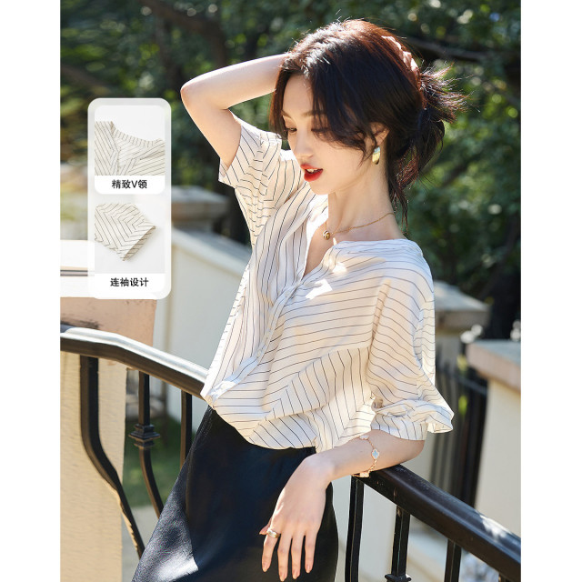 12331798.【穿不腻的条纹】夏季气质V领拼接衬衫连袖宽松舒适衬衣女上衣