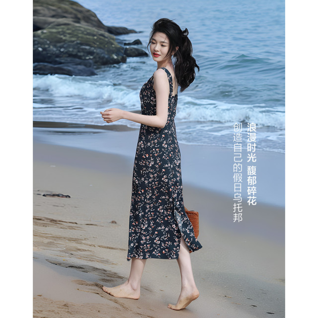 12339033.【小性感“妲己”裙】夏季假日风小碎花吊带包臀收腰女式连衣裙
