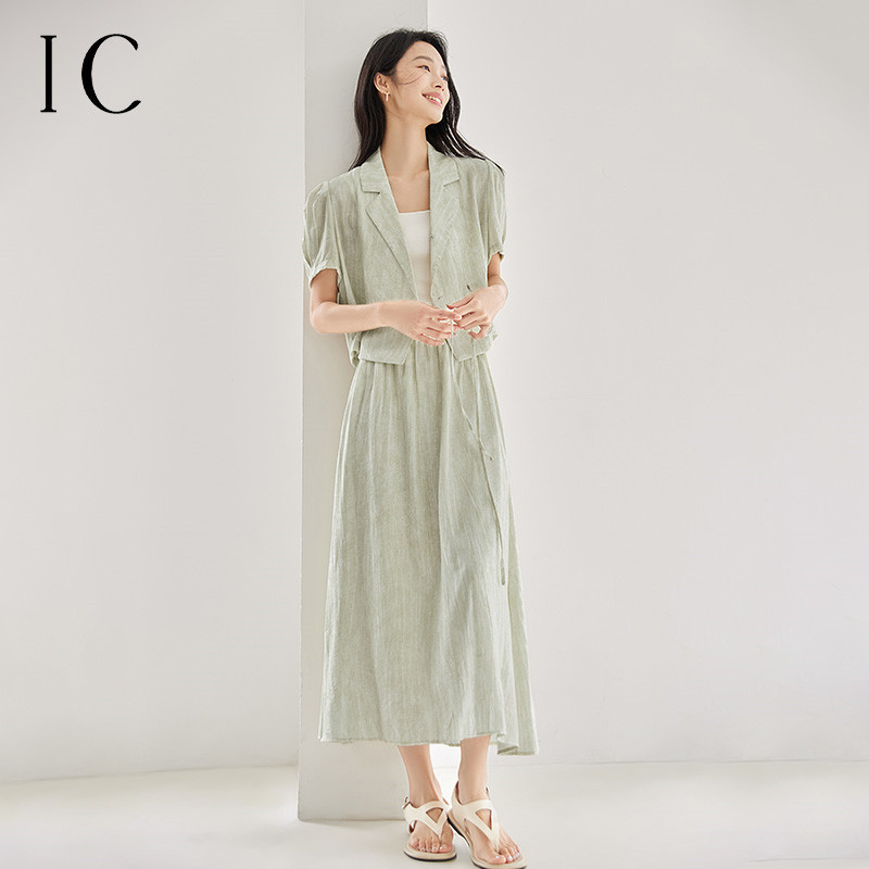 12360227.新中式设计感短袖上衣半裙套装女2025新款休闲通勤优雅两件套