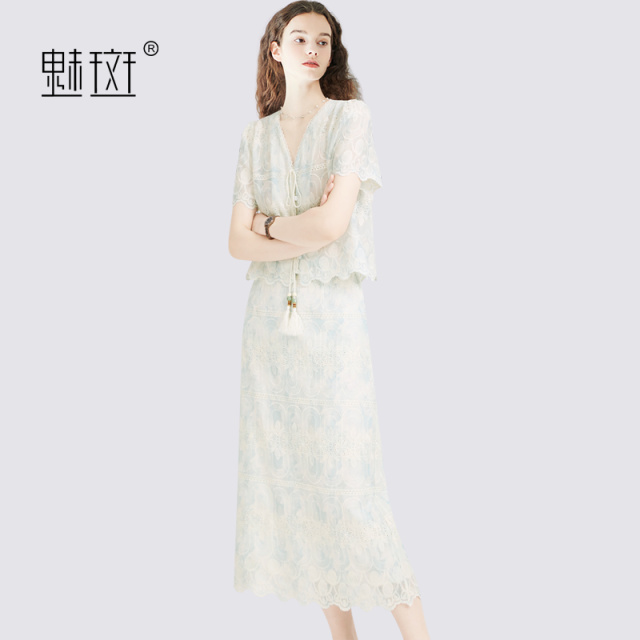 12365303.魅斑系带流苏上衣半身裙两件套重工蕾丝套装