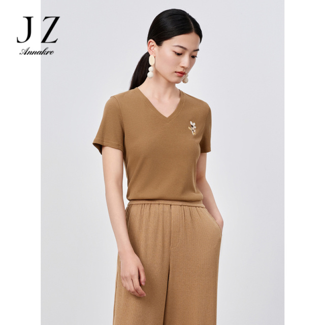 12367003.商场同款JZ玖姿大V领刺绣基础短袖T恤女夏季新款JWEX83301