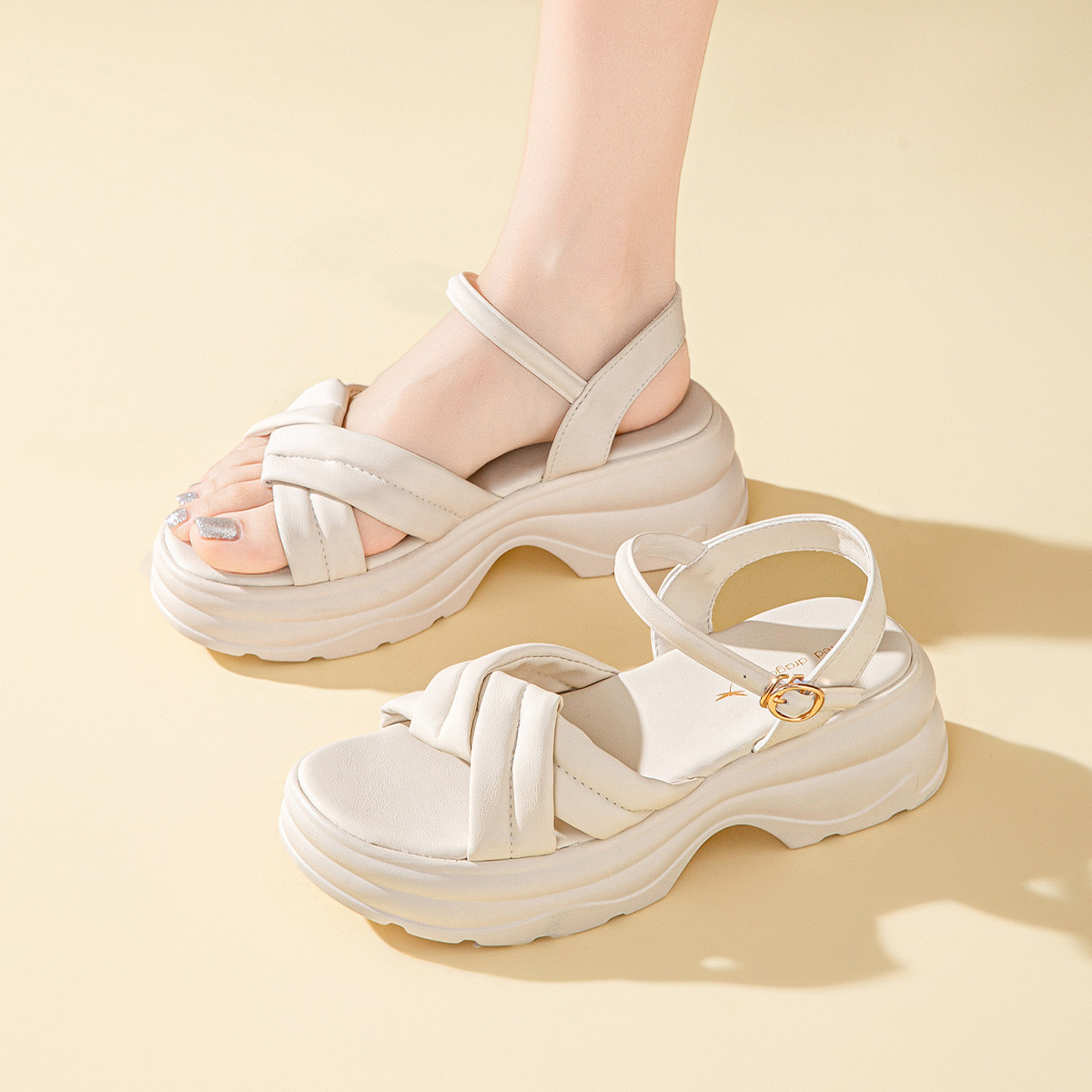 12424651.红蜻蜓夏季新款女鞋简约百搭纯色女凉鞋厚底增高舒适沙滩女凉鞋