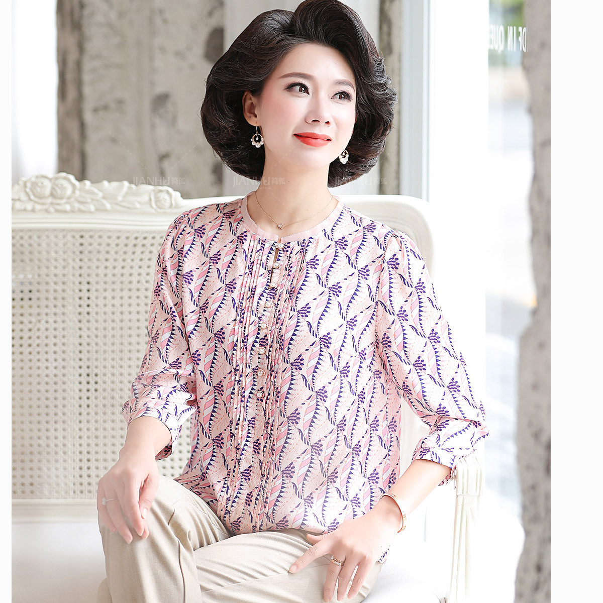 12449679.妈妈秋装上衣洋气40岁50新款中年薄小衫中老年女夏装T恤
