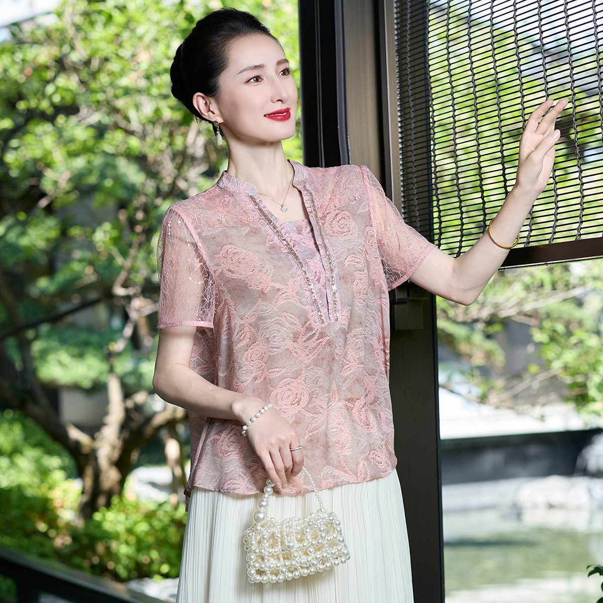 12453657.新款夏季妈妈装薄款时尚套装衬衣中老年女装洋气减龄T恤衣服