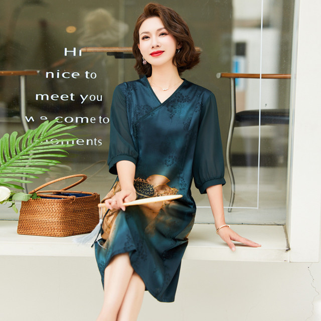 12455173.中老年妈妈夏装七分袖V领连衣裙中年女夏季薄款裙子