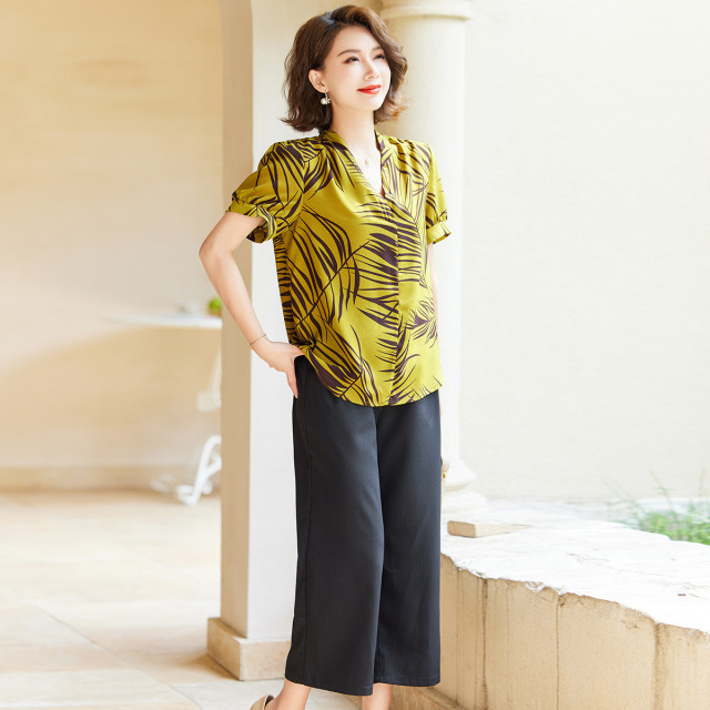 12455171.气质妈妈夏装休闲套装中老年女装夏季短袖T恤中年女士上衣两件套