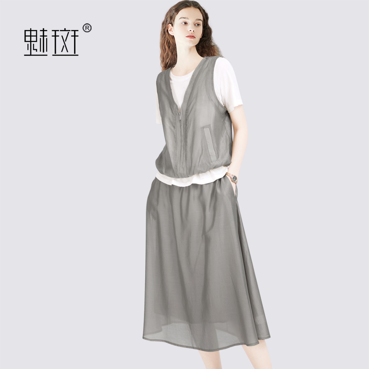 12461773.魅斑拼接假两件短袖上衣半身裙两件套套装