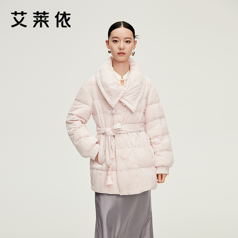 12491566.【商场同款】艾莱依国风丝绒系带收腰鸭绒中式设计羽绒服女