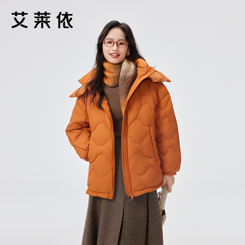 12491564.【商场同款】艾莱依葫芦纹O型立体感短款鸭绒羽绒服