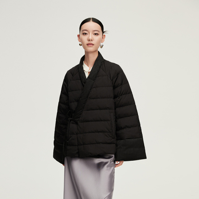 12491589.【商场同款】艾莱依华韵系列新中式宽袖系带短款轻薄羽绒服女宽松鸭绒服