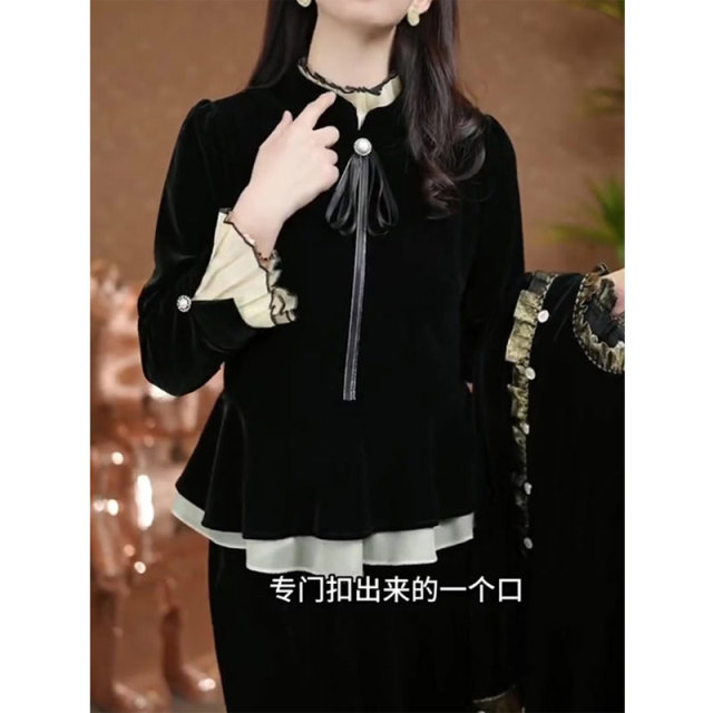 13170660.丹芙娅黑色金丝绒打底衫女2026小个子短款撞色拼接喇叭袖上衣