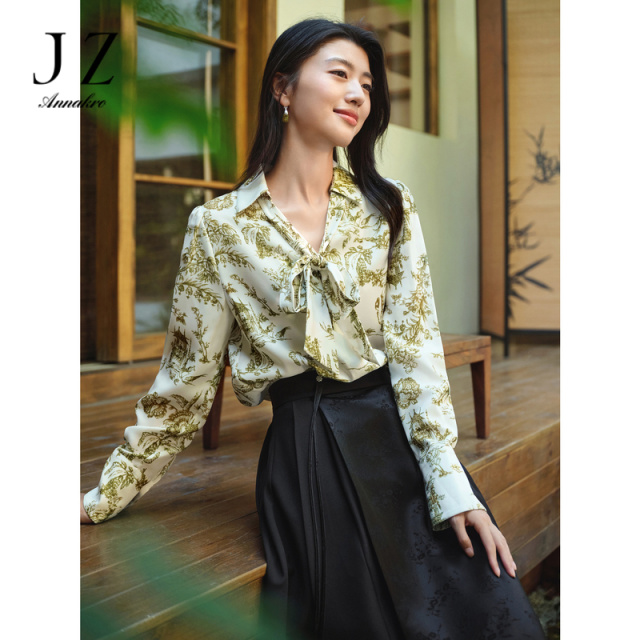 12513967.玖姿安娜蔻法式浪漫风手绘稿系带领印花上衣衬衫女春秋季新款