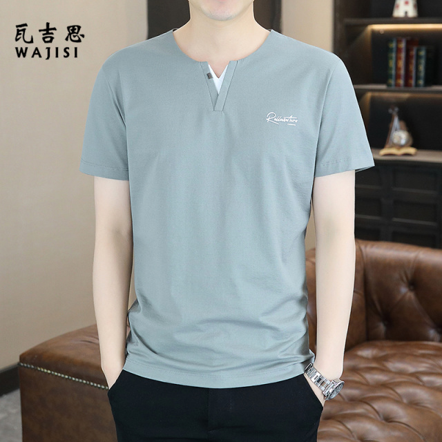 12525189.假两件V领男士夏季短袖T恤潮流体恤薄款半袖休闲青年男装新款