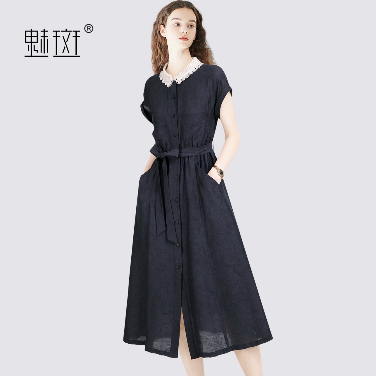 12520946.魅斑提花撞色蕾丝领连衣裙开衫式系带衬衫裙