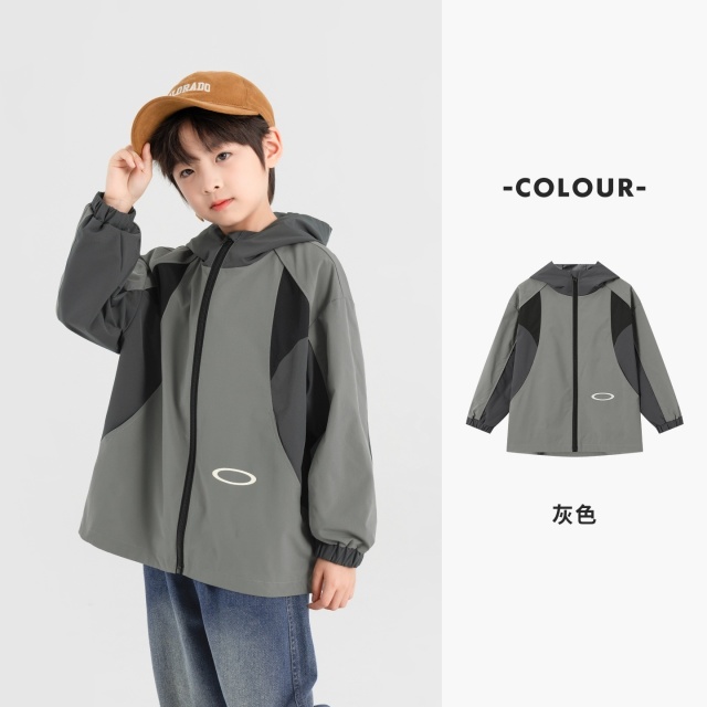 13310835.男童登山服春秋款三色拼接户外运动软壳外套儿童休闲百搭连帽上衣